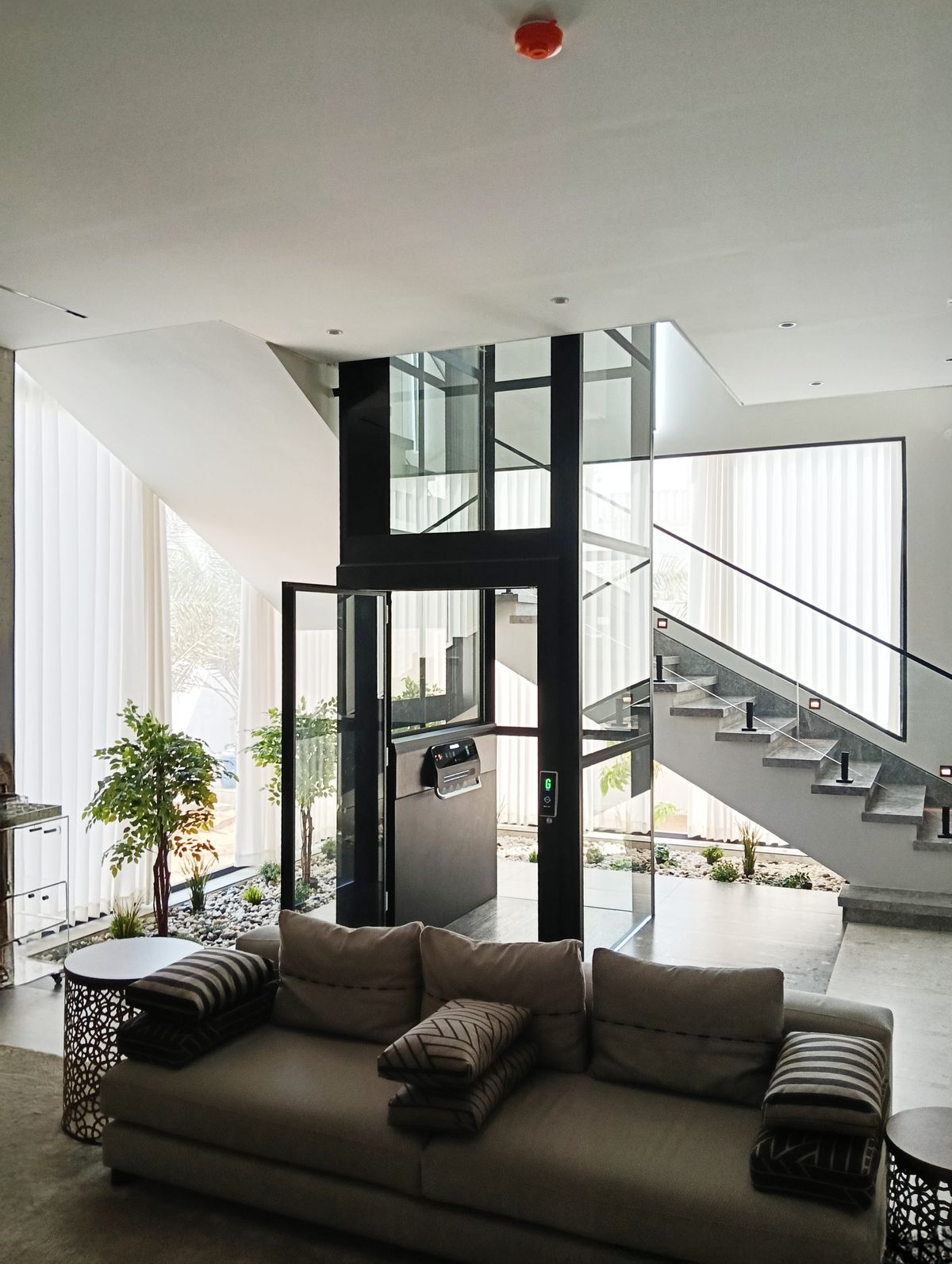 مصاعد فلل منزلية صغيرة في الرياض | دليلك الشامل لاختيار أفضل مصعد منزلي 4 مصاعد-فلل-صغيرة